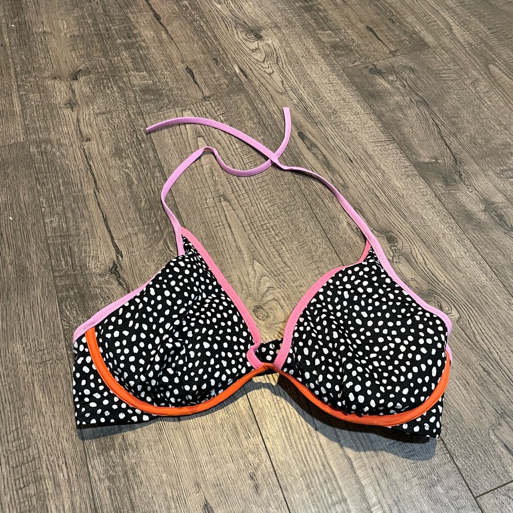 NWOT VS BIKINI TOP